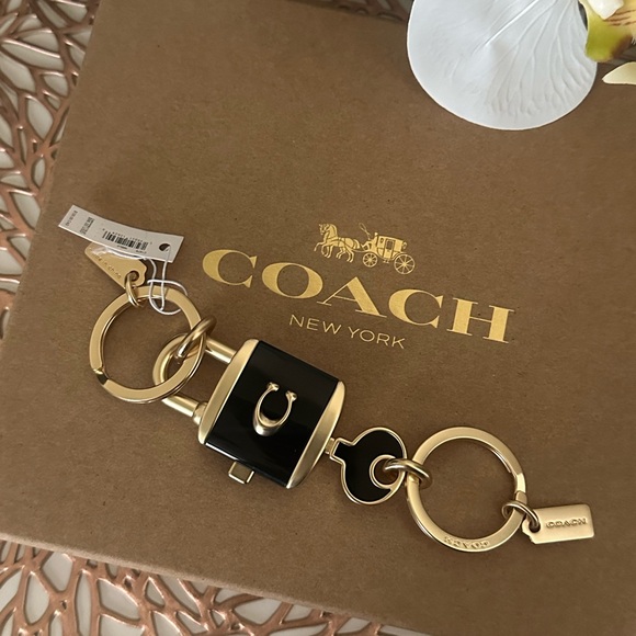 NWT Coach Lock and Key Bag Charm / Key Ring - Picture 3 of 13